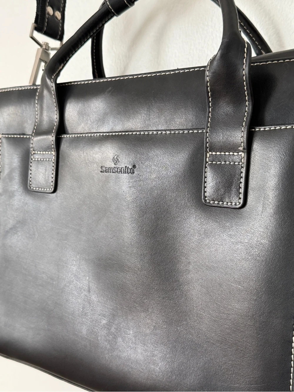 Samsonite Black Leather Laptop Briefcase with Contrast Stitching